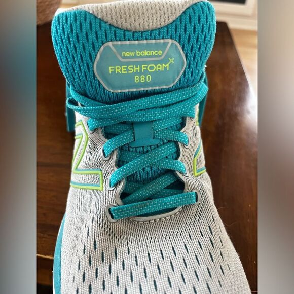 New Balance Women's Blue Running Shoes; Size 10; GREAT CONDITION - Picture 13 of 14